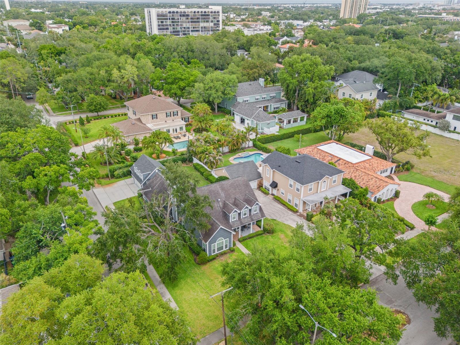 3233 W PARKLAND BLVD, TAMPA, FL, 33609