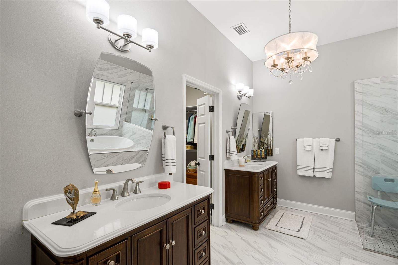 3233 W PARKLAND BLVD, TAMPA, FL, 33609