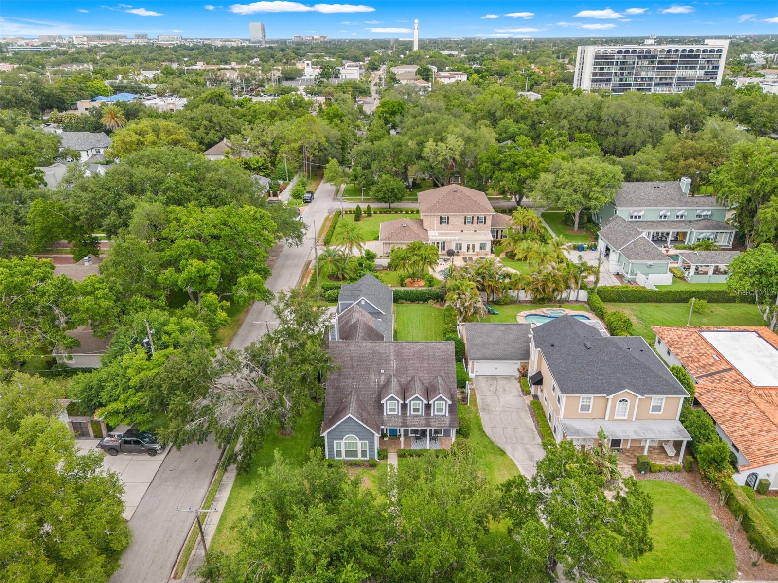 3233 W PARKLAND BLVD, TAMPA, FL, 33609