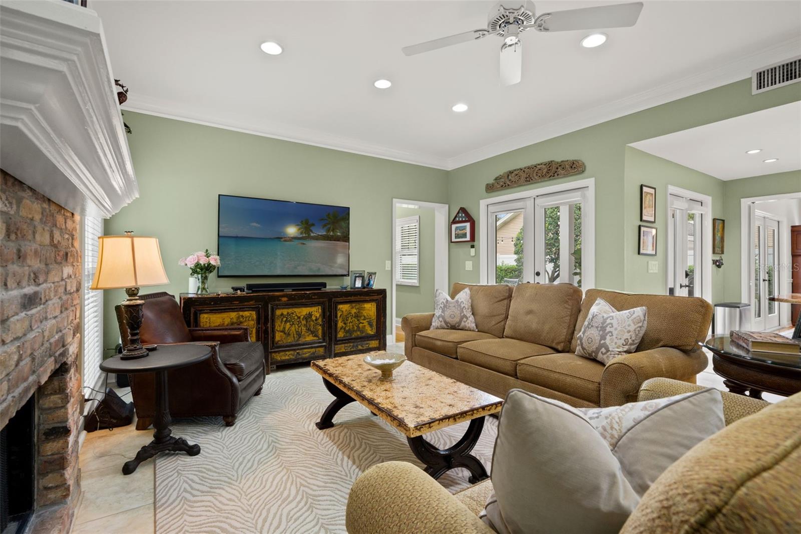 3233 W PARKLAND BLVD, TAMPA, FL, 33609