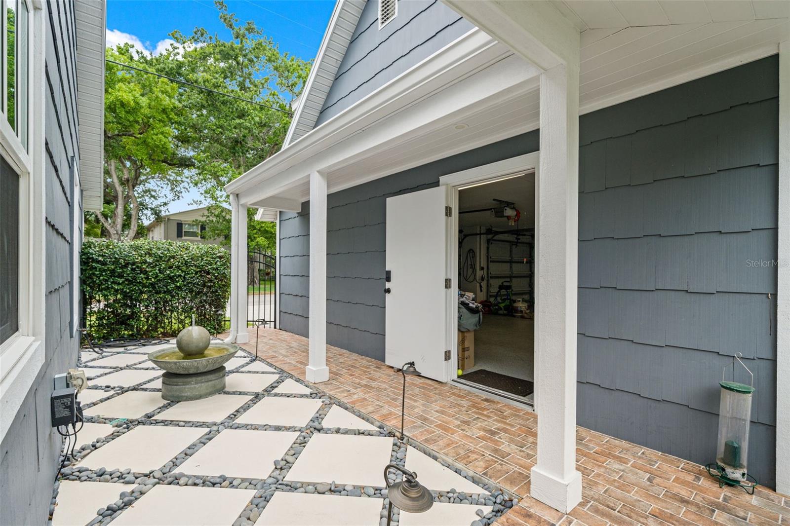 3233 W PARKLAND BLVD, TAMPA, FL, 33609