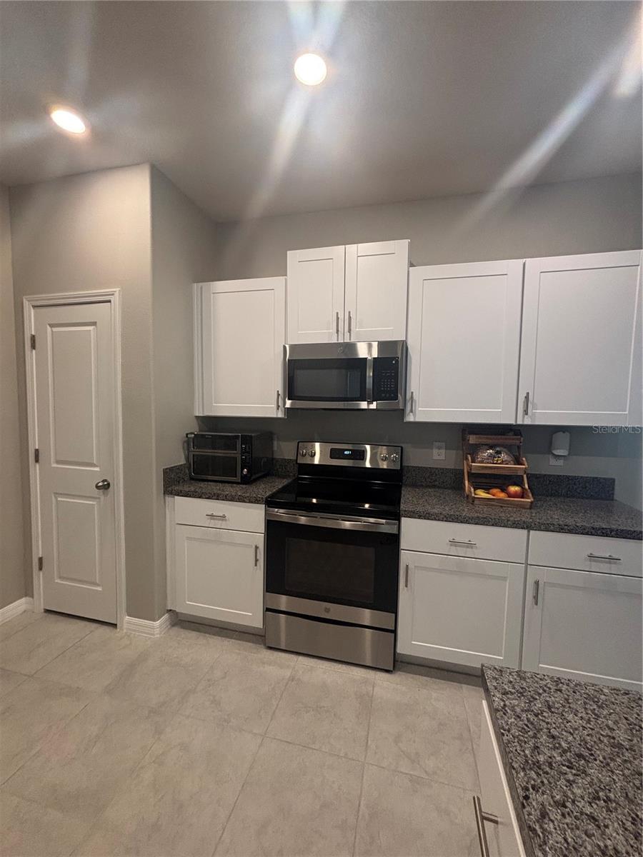 9601 FLOURISH DR, LAND O LAKES, FL, 34637