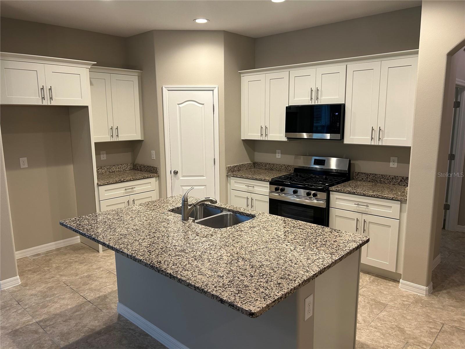 720 E VICTORIA TRAILS BLVD, DELAND, FL, 32724