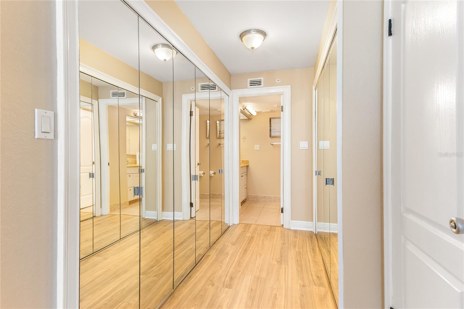 400 ISLAND WAY #212, CLEARWATER BEACH, FL, 33767