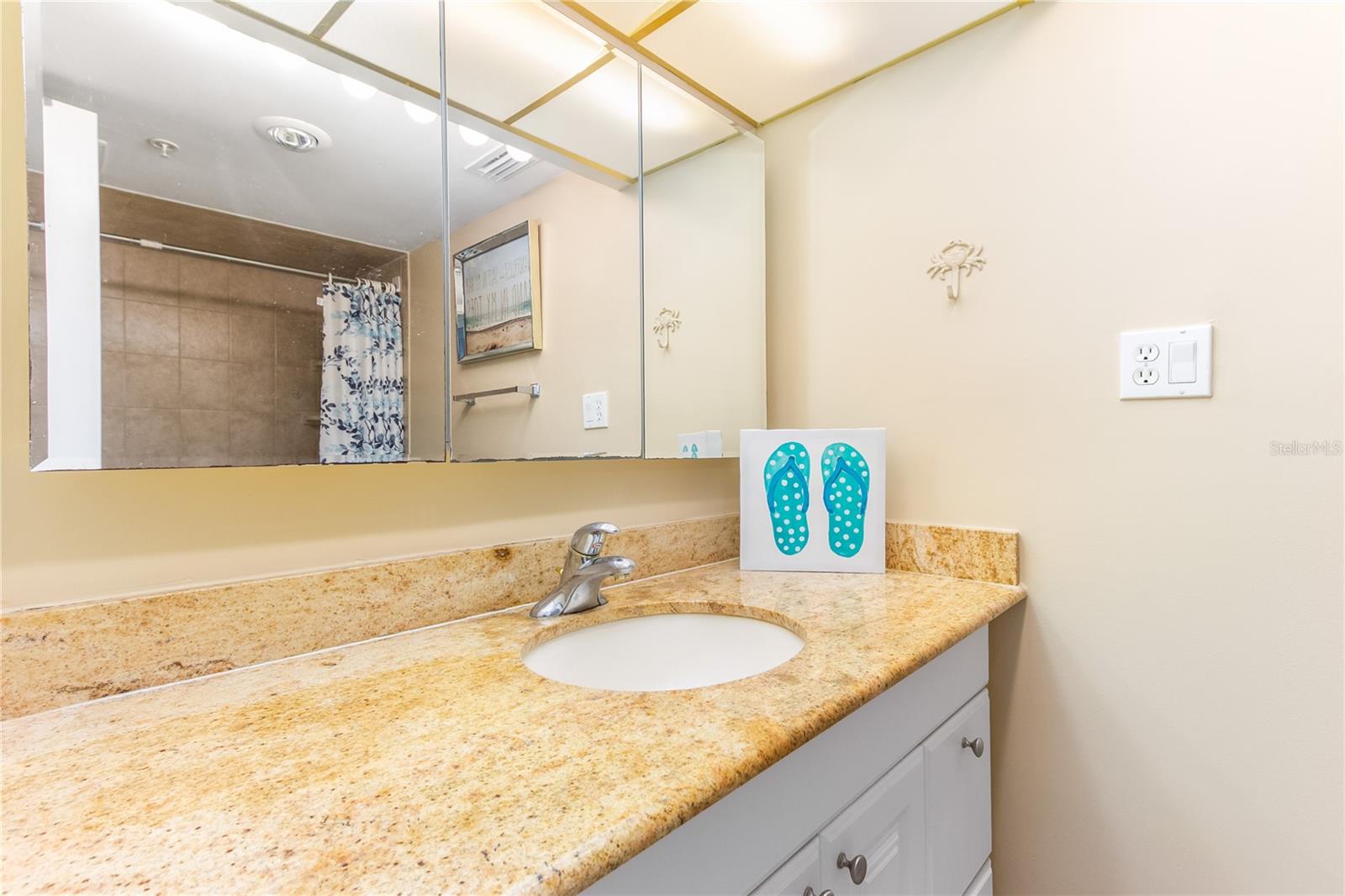 400 ISLAND WAY #212, CLEARWATER BEACH, FL, 33767
