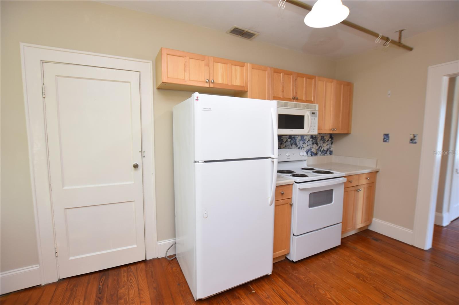 709 1/2 PARK HILL AVE, LAKELAND, FL, 33801