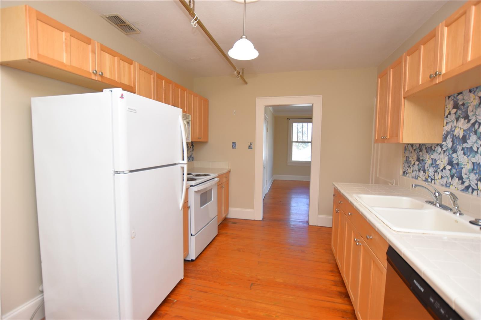 709 1/2 PARK HILL AVE, LAKELAND, FL, 33801