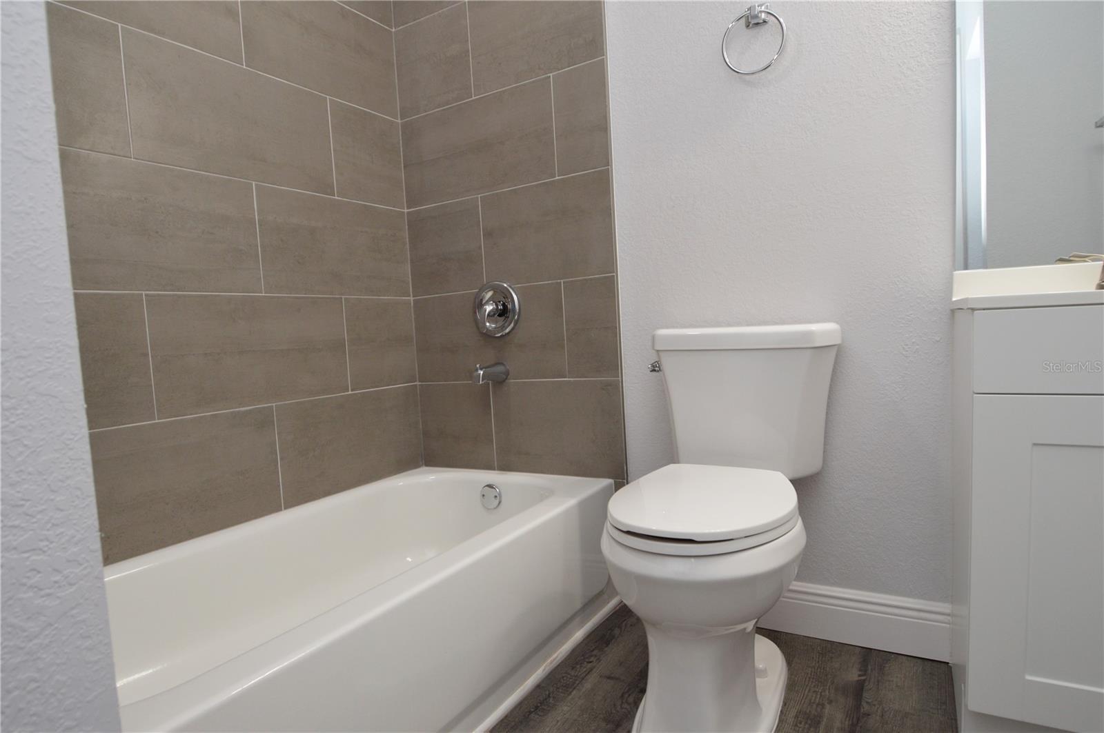 8633 FANCY FINCH DR #201, TAMPA, FL, 33614