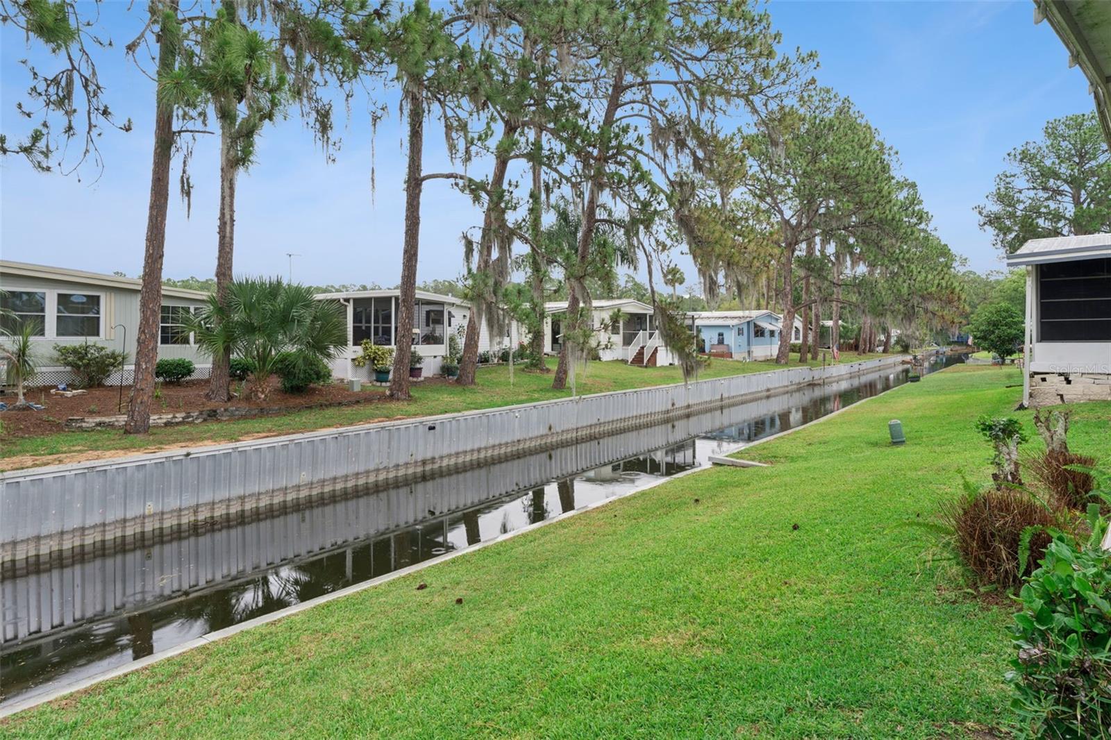 102 PARKLAND DR, EUSTIS, FL, 32726