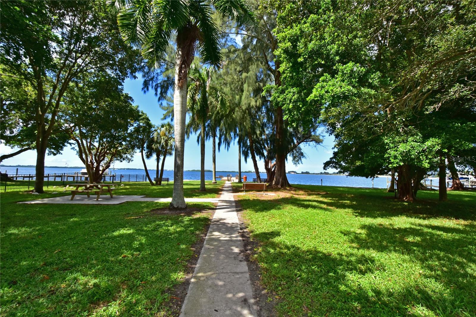 3705 E BAY DR #117, HOLMES BEACH, FL, 34217