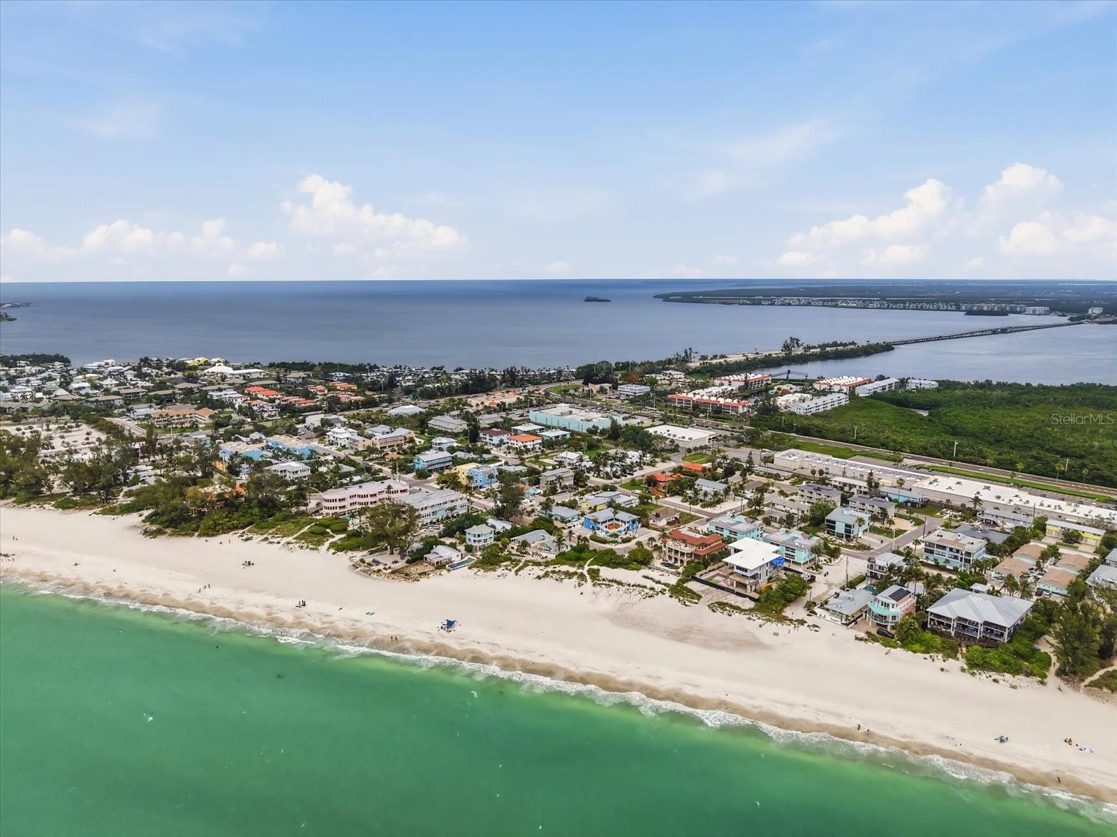 3705 E BAY DR #117, HOLMES BEACH, FL, 34217