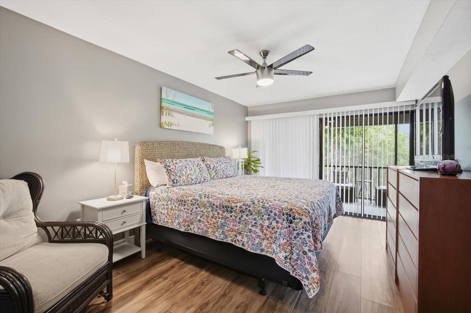 3705 E BAY DR #117, HOLMES BEACH, FL, 34217