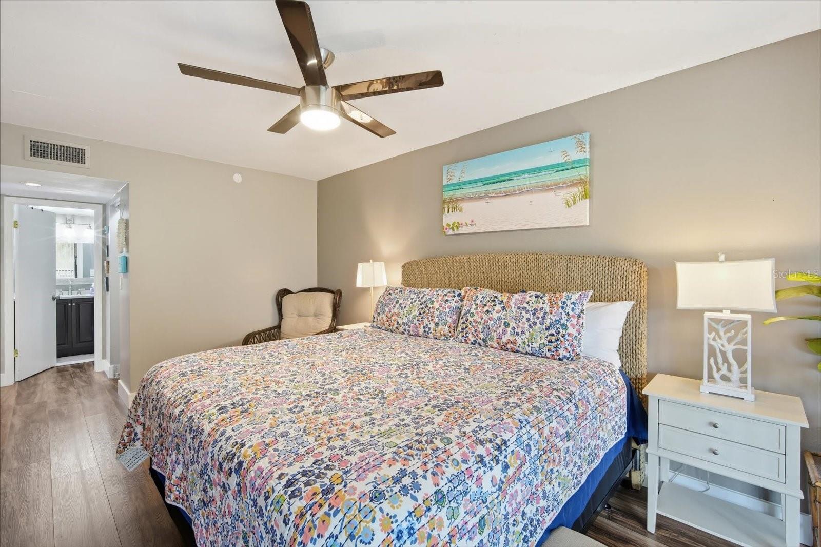 3705 E BAY DR #117, HOLMES BEACH, FL, 34217