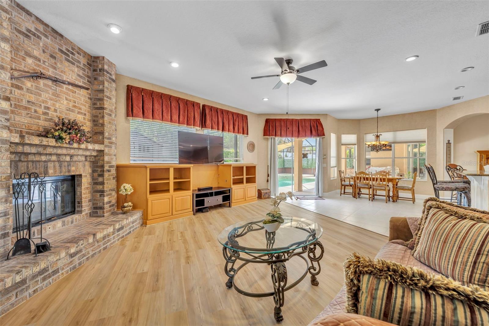 2518 EMERALD TREE LN, APOPKA, FL, 32712