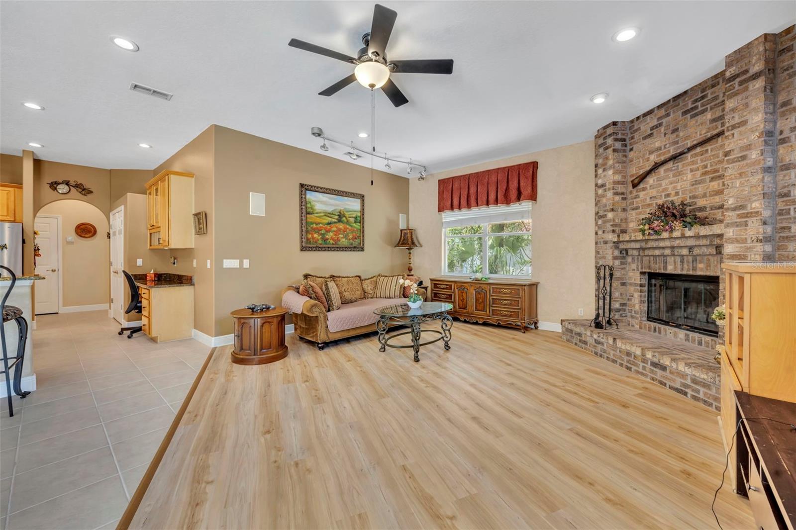 2518 EMERALD TREE LN, APOPKA, FL, 32712