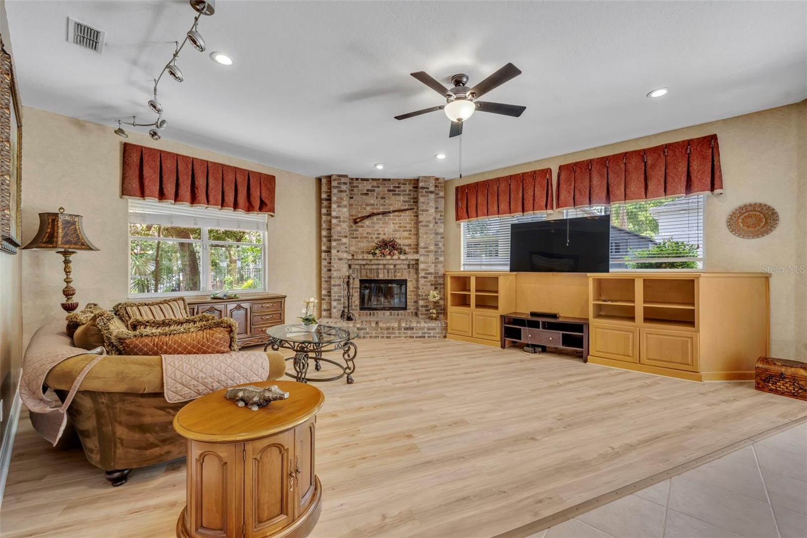 2518 EMERALD TREE LN, APOPKA, FL, 32712