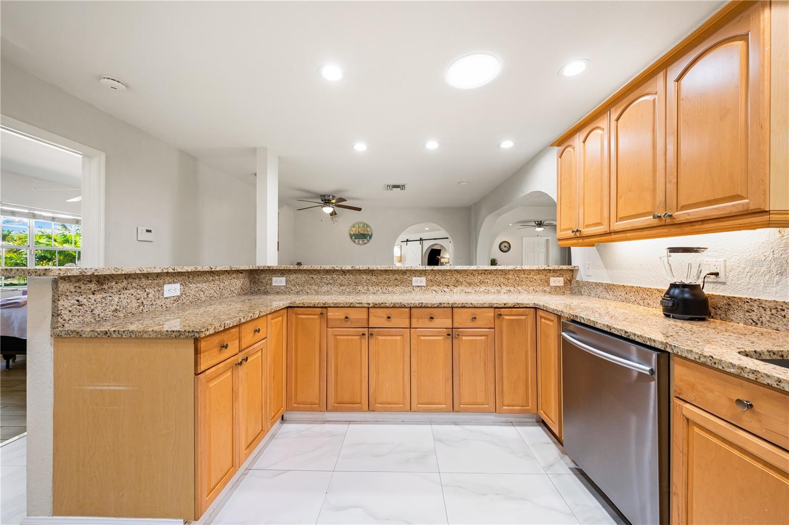 3524 S SCHOOL AVE, SARASOTA, FL, 34239