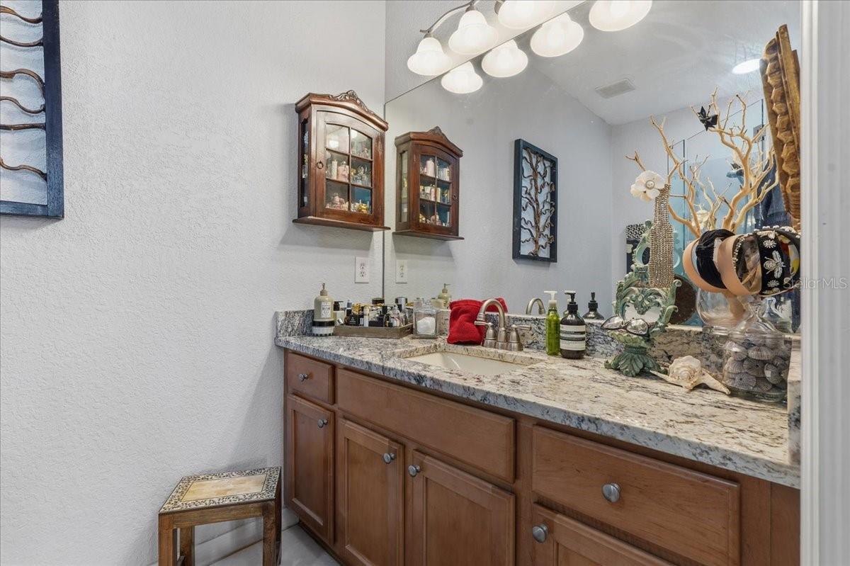 819 FAIRWAYCOVE LN #204, BRADENTON, FL, 34212