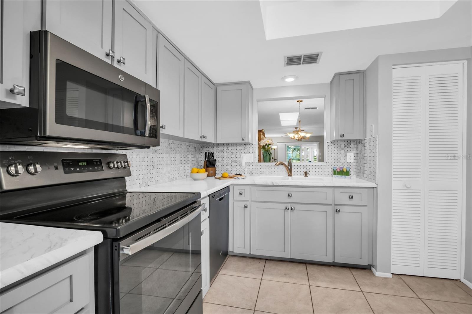 860 MACLAREN DR N #B, PALM HARBOR, FL, 34684