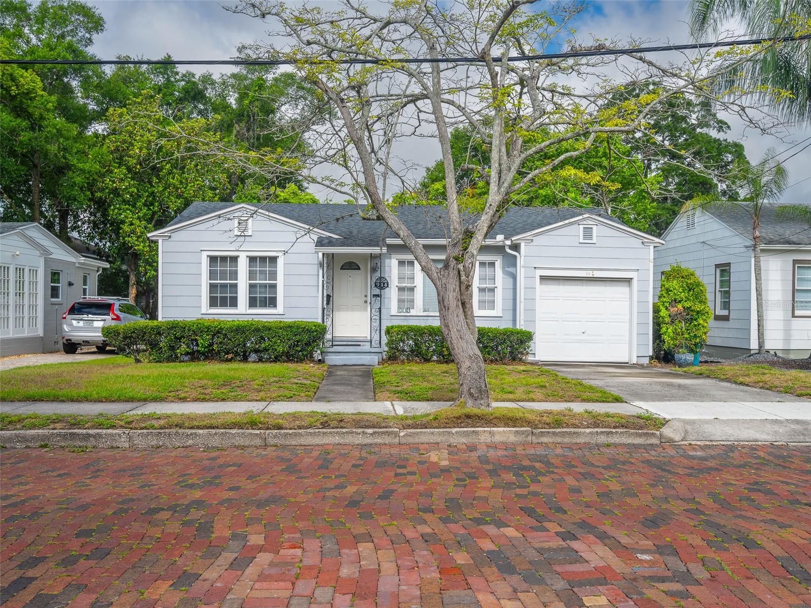944 N SHINE AVE, ORLANDO, FL, 32803