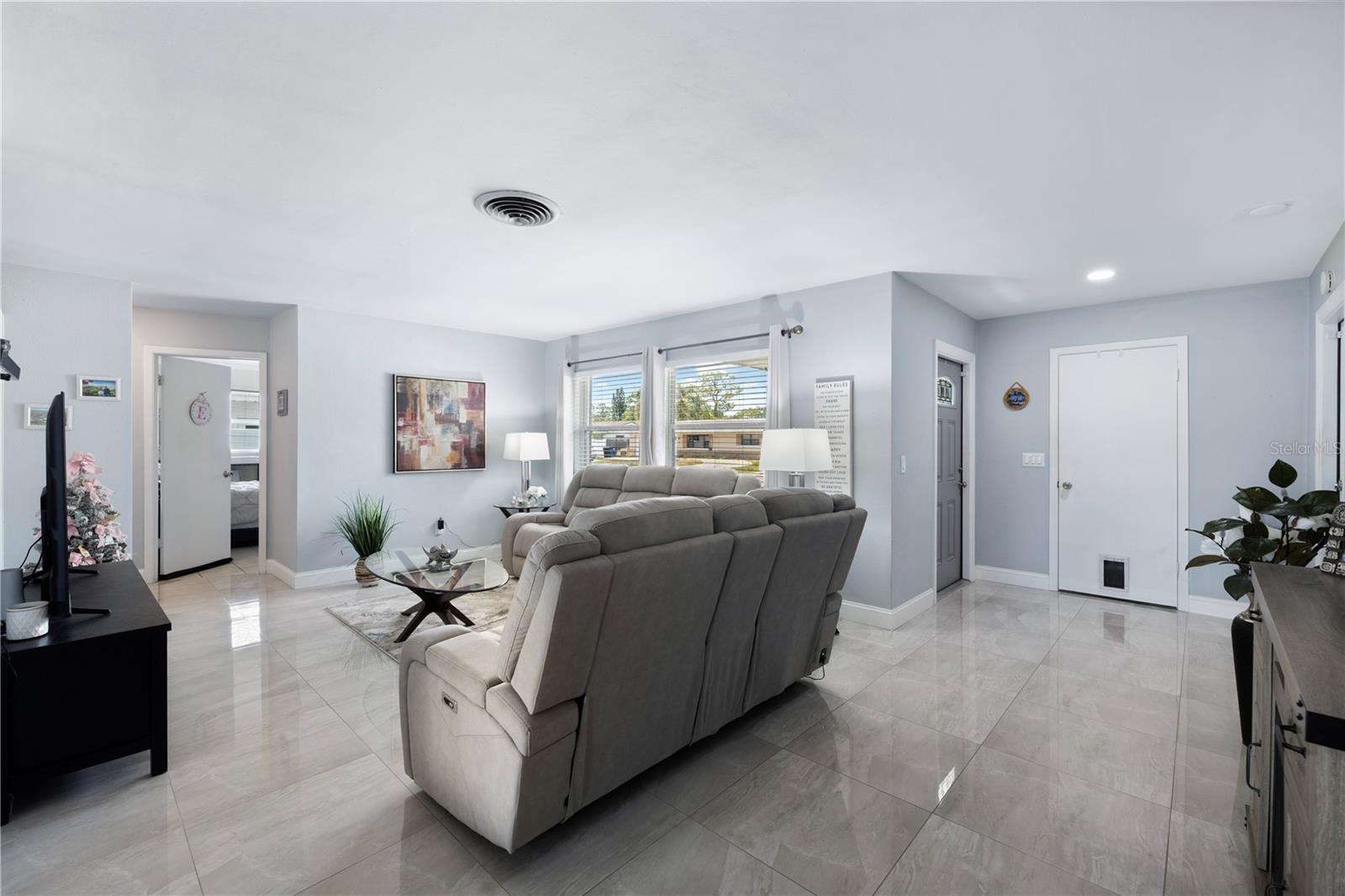 1930 74TH AVE N, ST PETERSBURG, FL, 33702