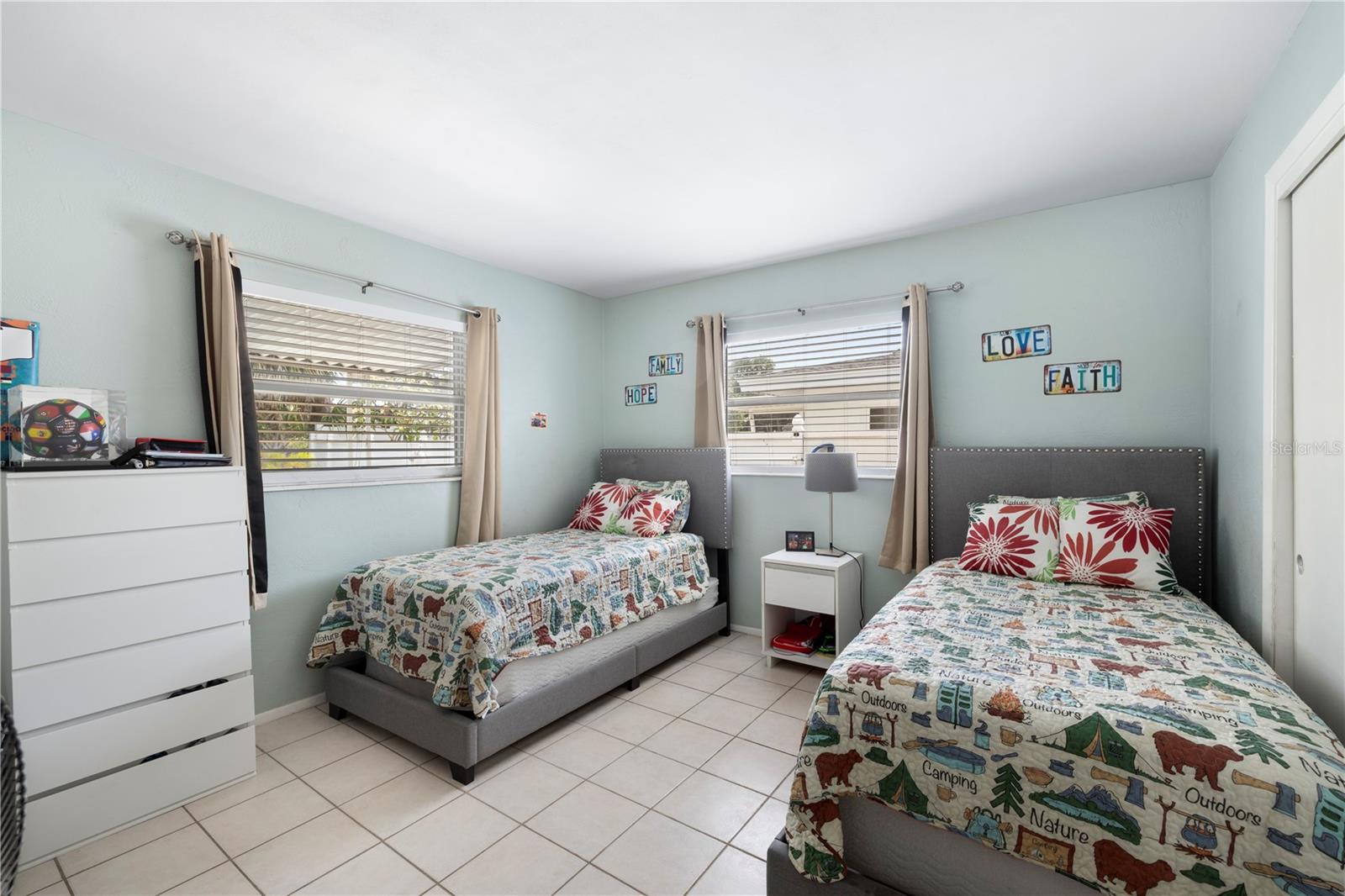 1930 74TH AVE N, ST PETERSBURG, FL, 33702