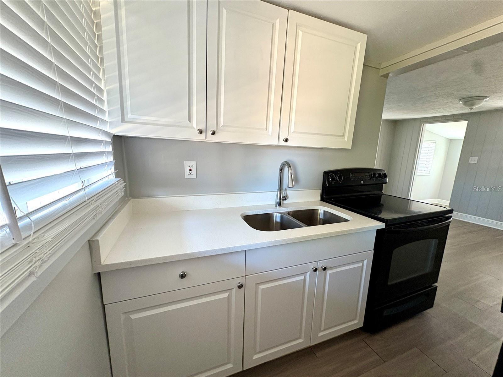 4611 N HUBERT AVE #11, TAMPA, FL, 33614
