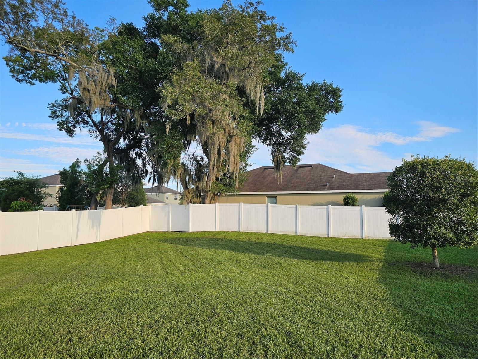 9628 TRONCAIS CIR, THONOTOSASSA, FL, 33592