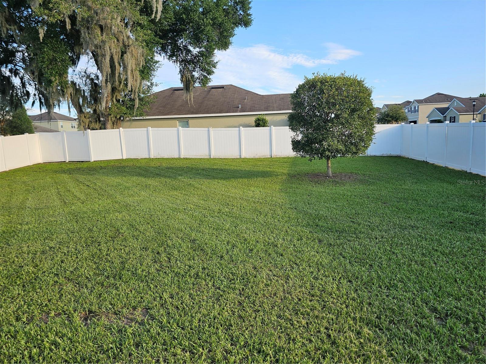 9628 TRONCAIS CIR, THONOTOSASSA, FL, 33592