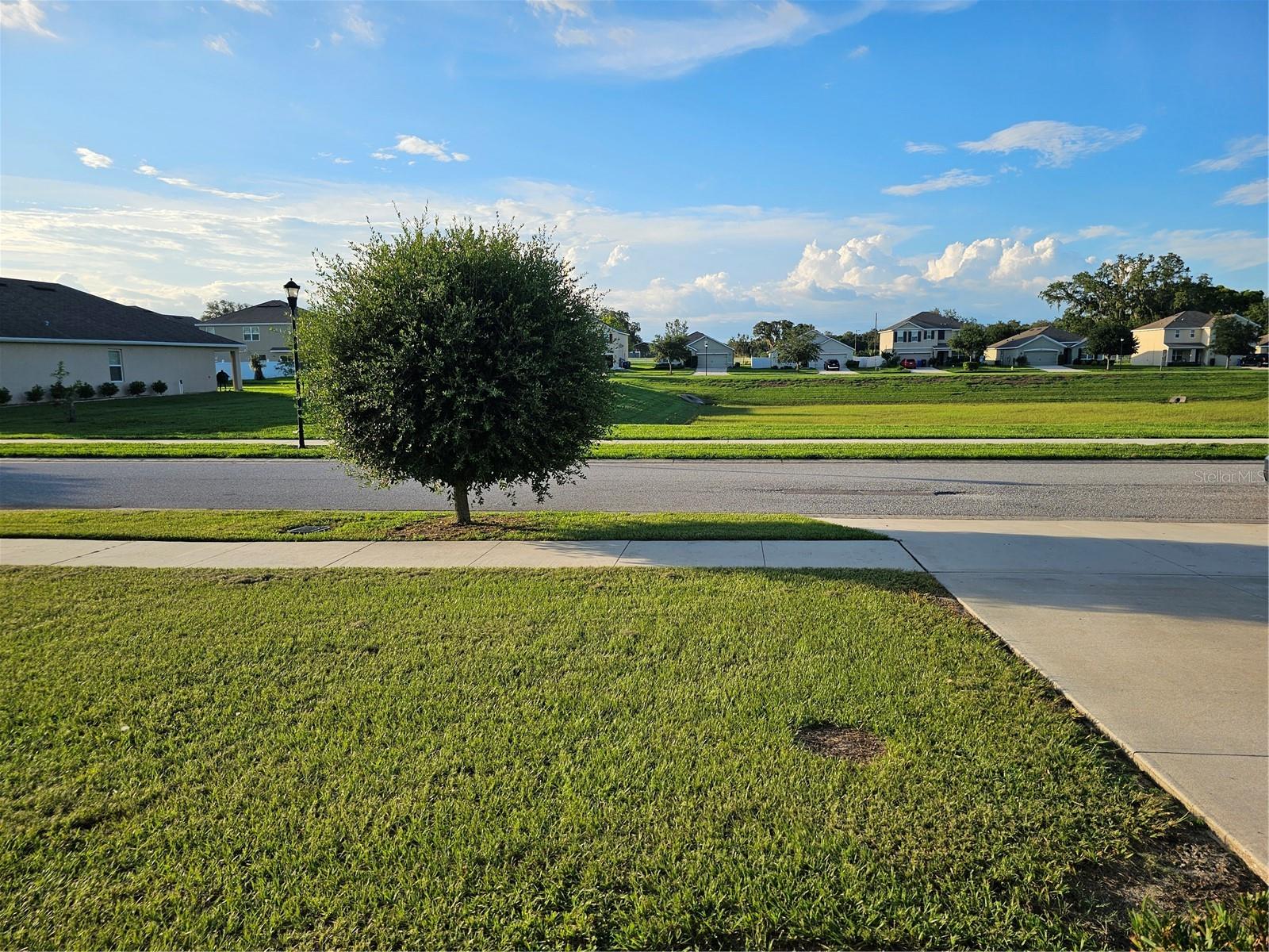 9628 TRONCAIS CIR, THONOTOSASSA, FL, 33592