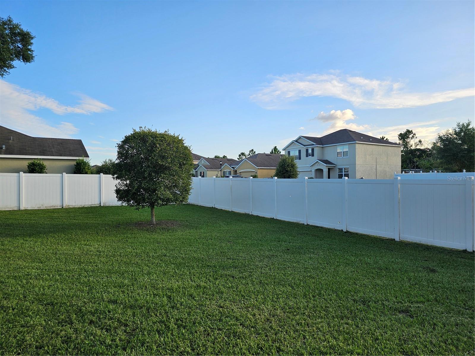 9628 TRONCAIS CIR, THONOTOSASSA, FL, 33592