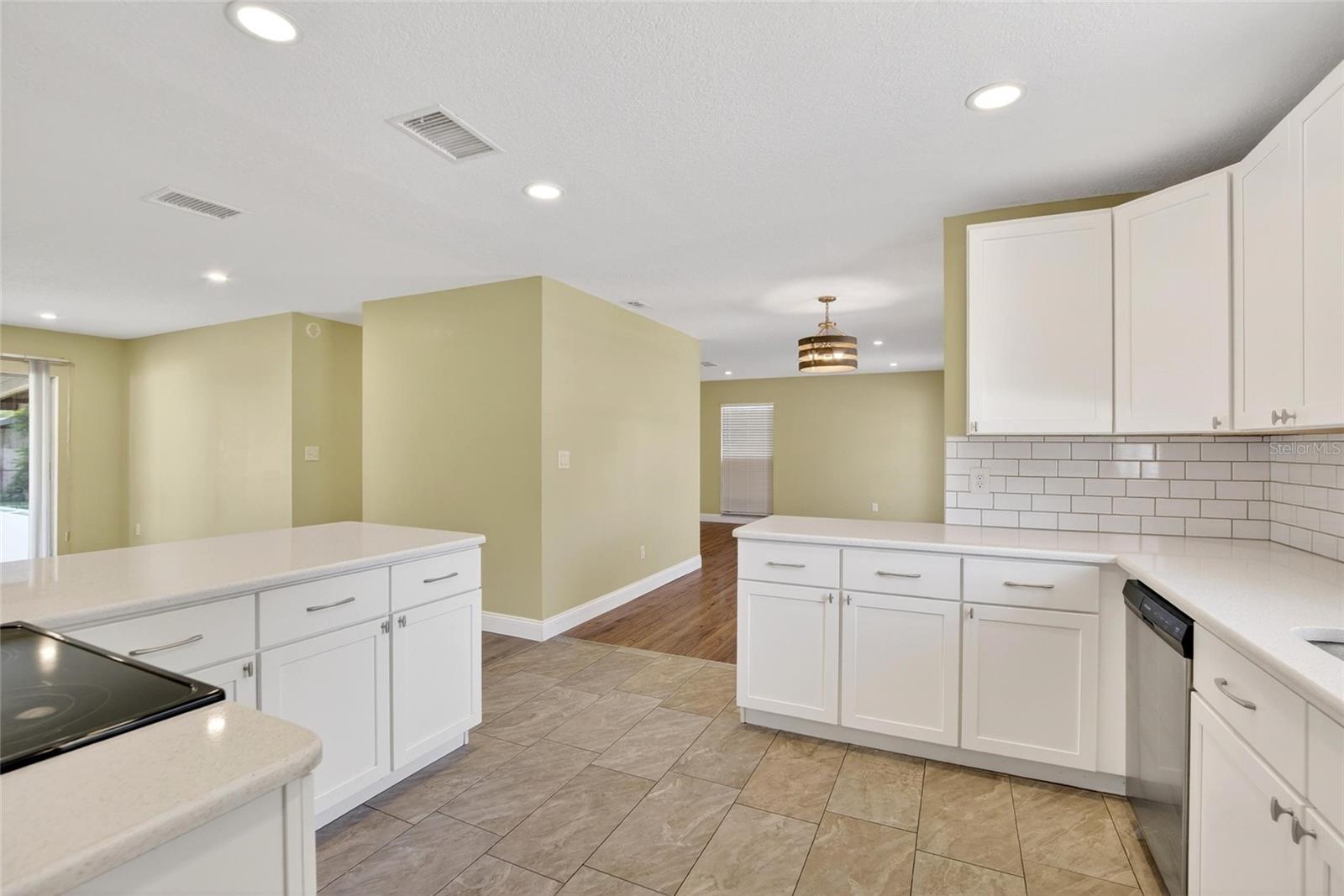 2340 MERRILY CIR S, SEFFNER, FL, 33584