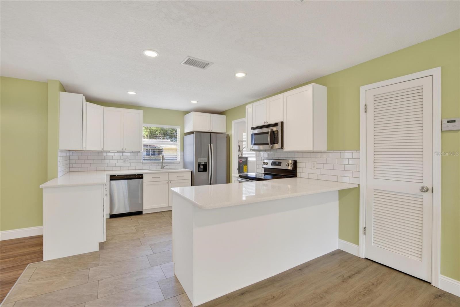2340 MERRILY CIR S, SEFFNER, FL, 33584