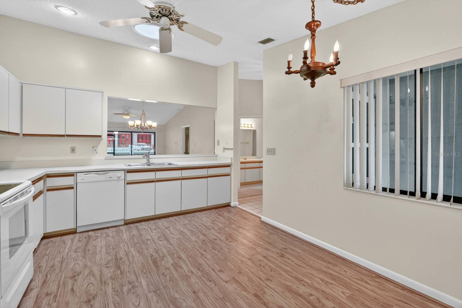 12 LAKE FOREST CIR N, PALM COAST, FL, 32137
