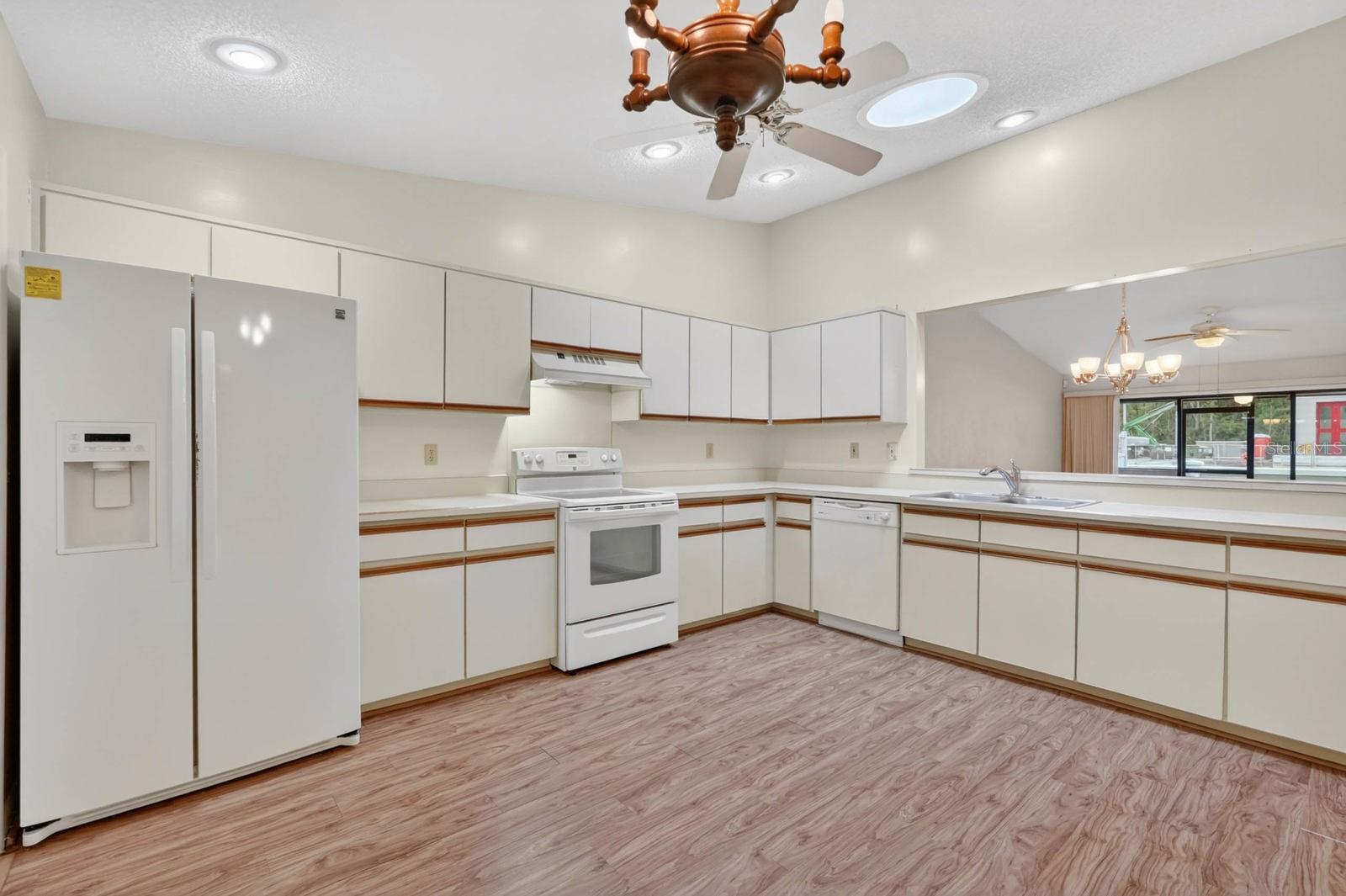 12 LAKE FOREST CIR N, PALM COAST, FL, 32137