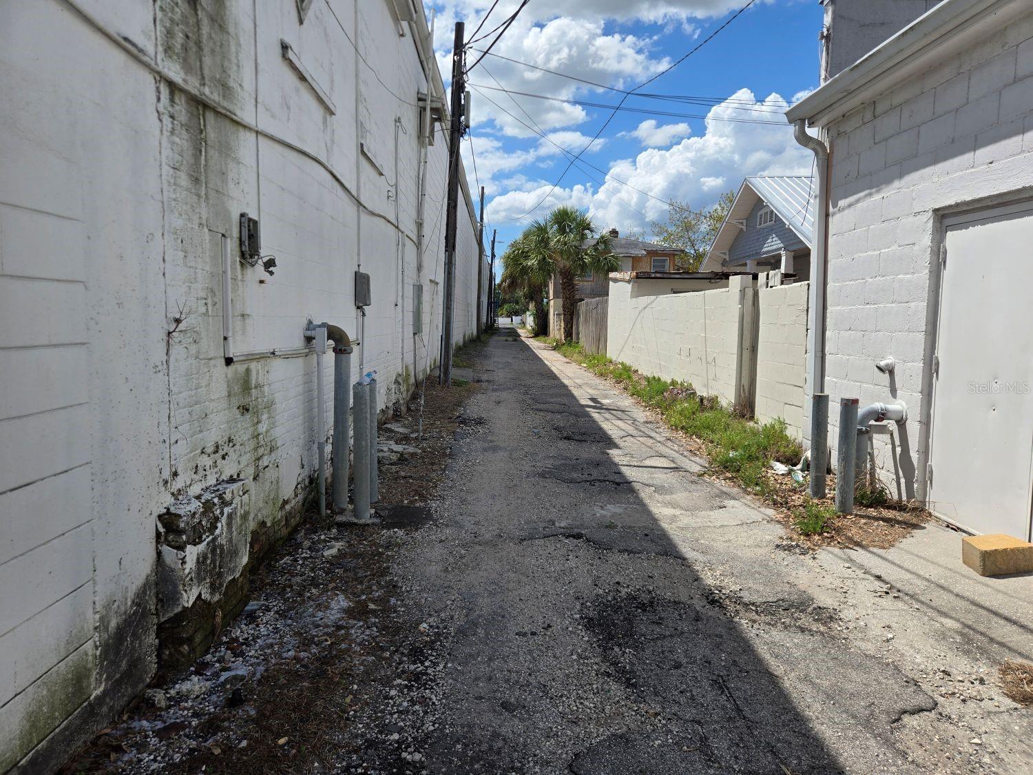 2902 W CHESTNUT ST, TAMPA, FL, 33607