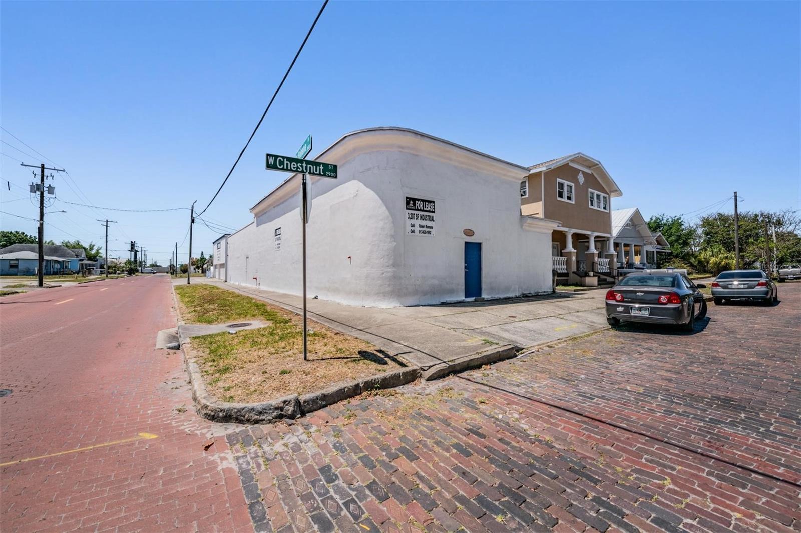 2902 W CHESTNUT ST, TAMPA, FL, 33607