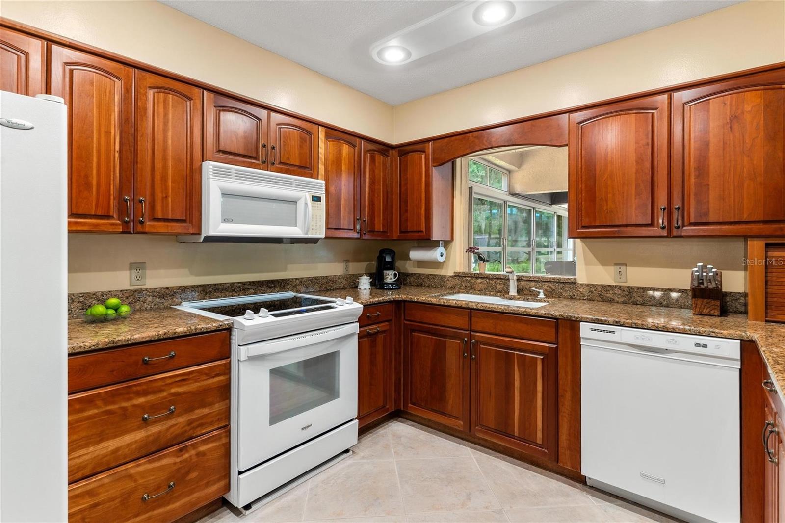 6400 SUNNYSIDE DR, LEESBURG, FL, 34748