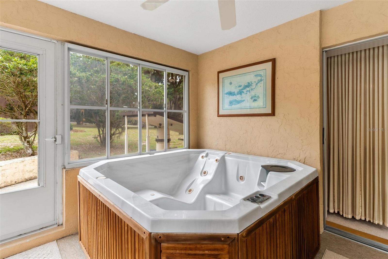 6400 SUNNYSIDE DR, LEESBURG, FL, 34748