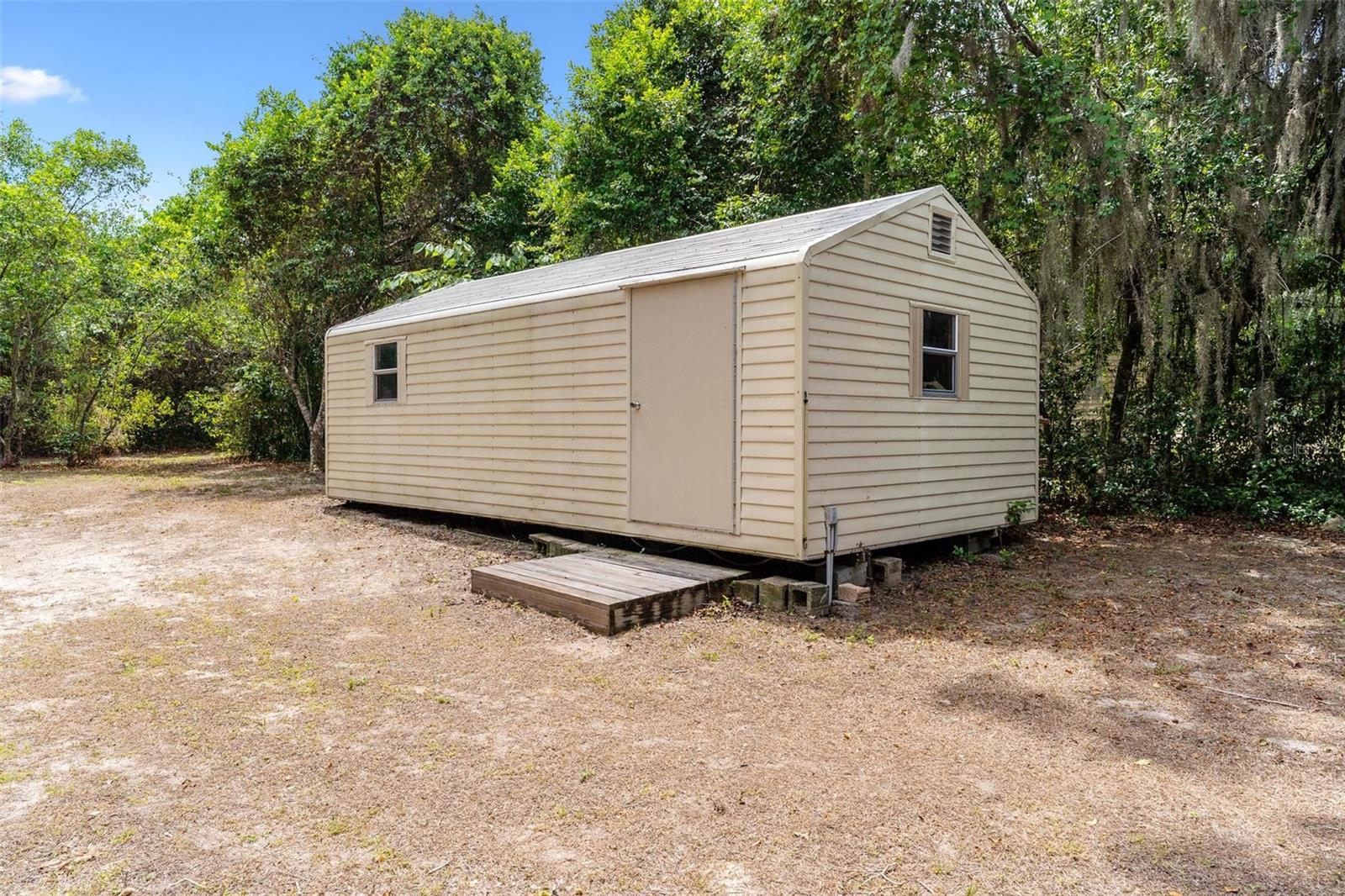 6400 SUNNYSIDE DR, LEESBURG, FL, 34748