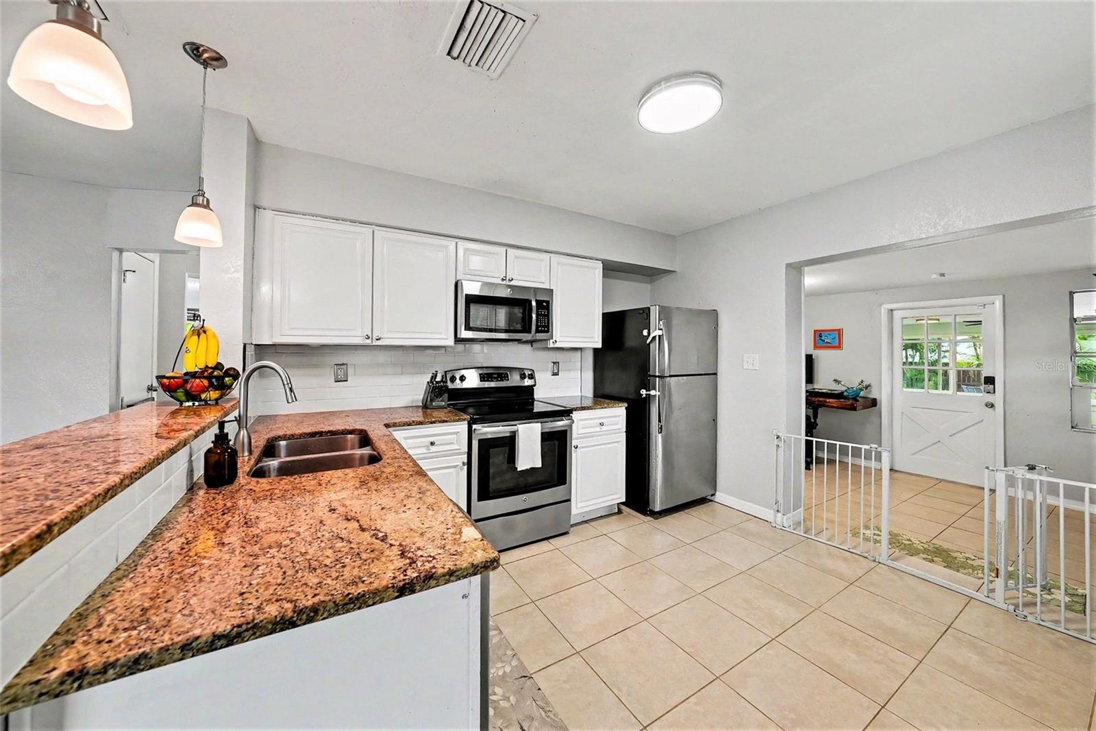 3901 13TH AVE N, ST PETERSBURG, FL, 33713