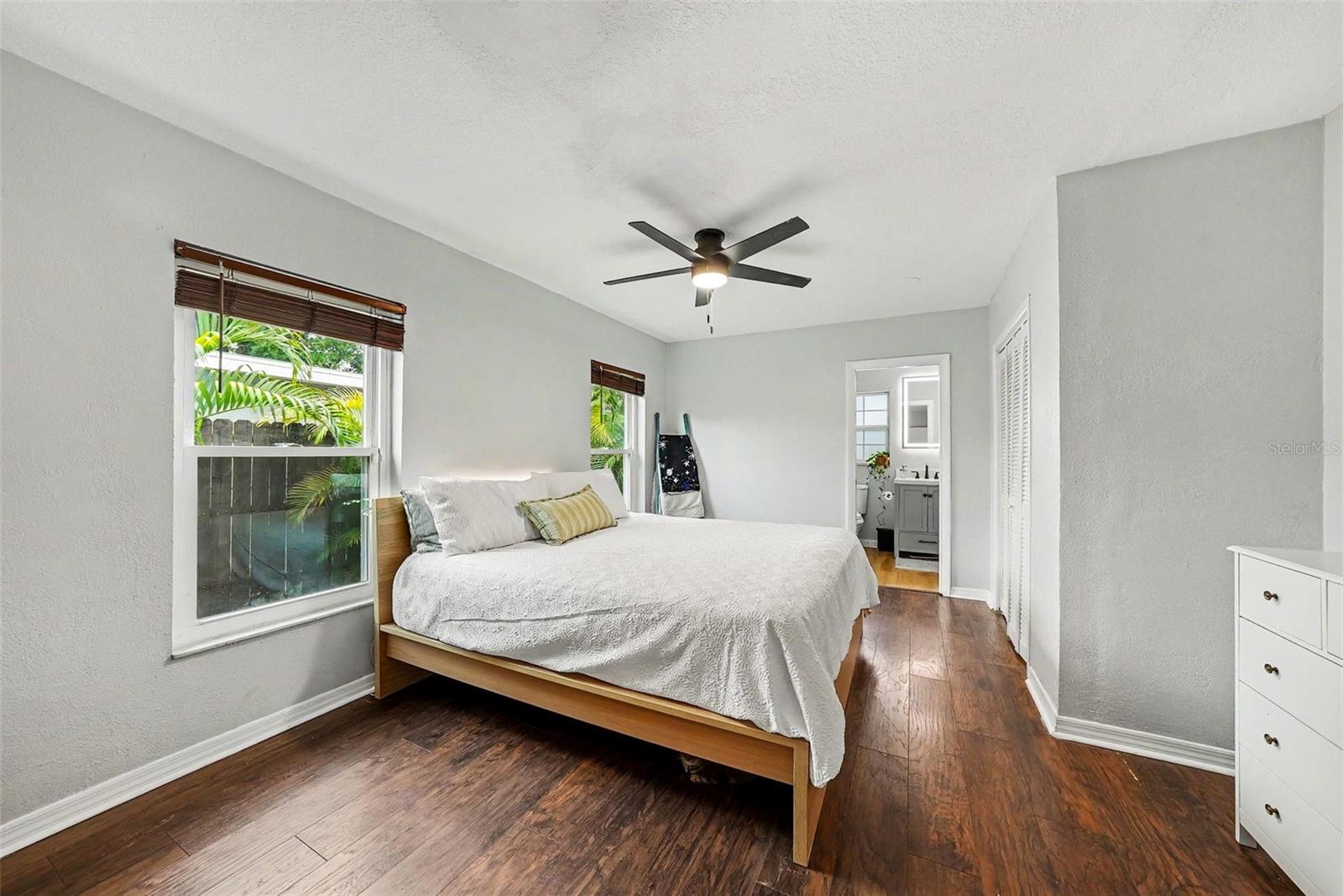 3901 13TH AVE N, ST PETERSBURG, FL, 33713