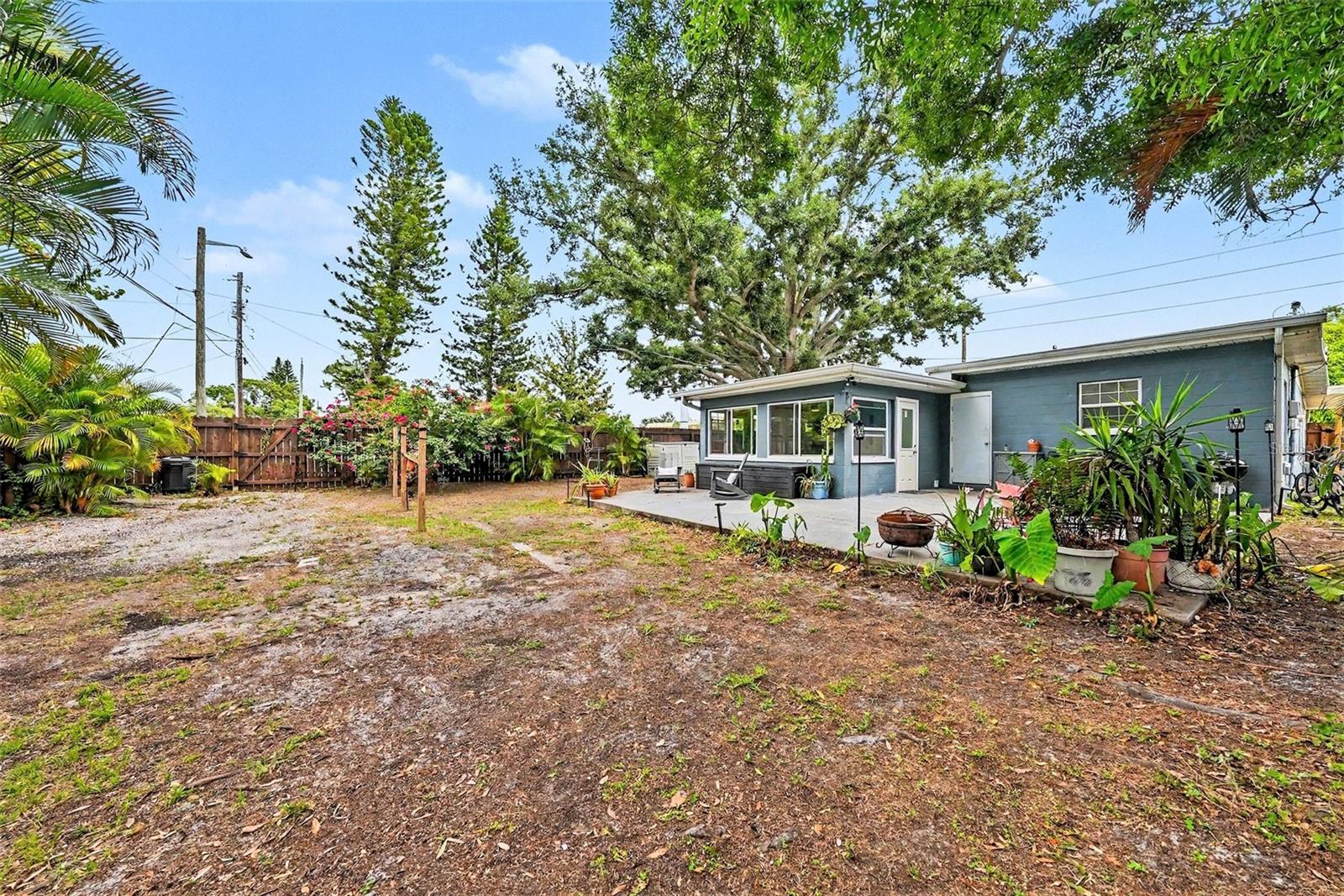 3901 13TH AVE N, ST PETERSBURG, FL, 33713