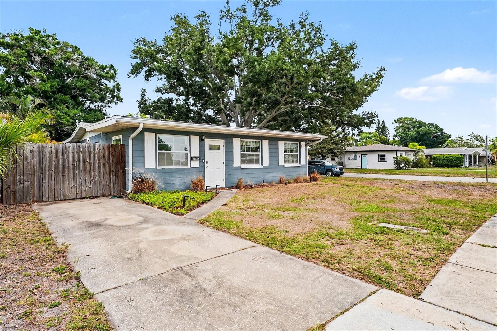 3901 13TH AVE N, ST PETERSBURG, FL, 33713