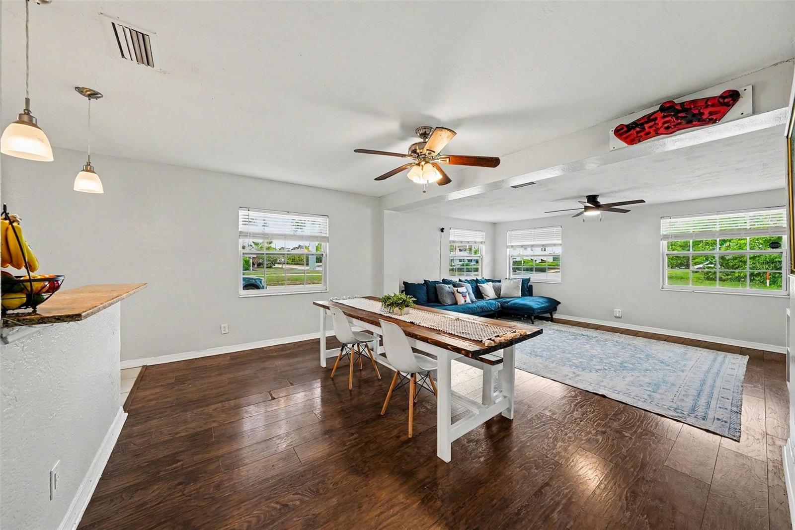 3901 13TH AVE N, ST PETERSBURG, FL, 33713