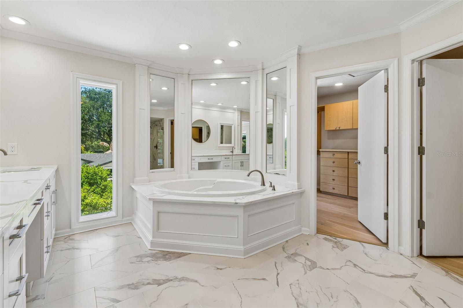 816 TARAY DE AVILA, TAMPA, FL, 33613