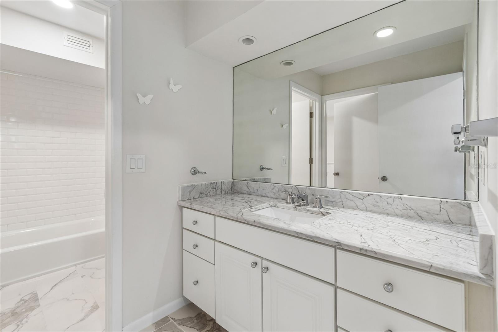 816 TARAY DE AVILA, TAMPA, FL, 33613