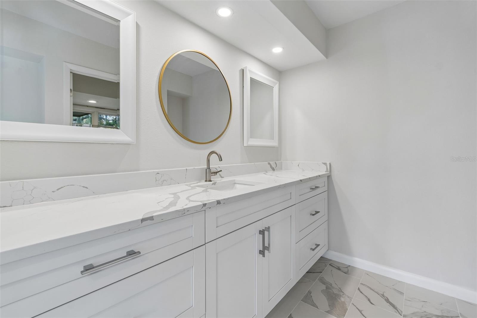 816 TARAY DE AVILA, TAMPA, FL, 33613