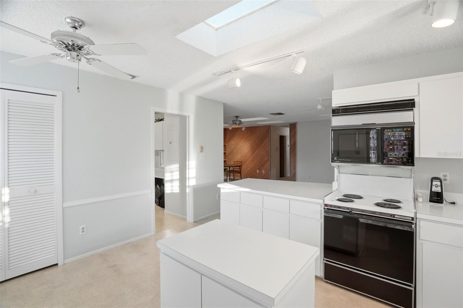 110 GEORGIA AVE. AVE, CRYSTAL BEACH, FL, 34681