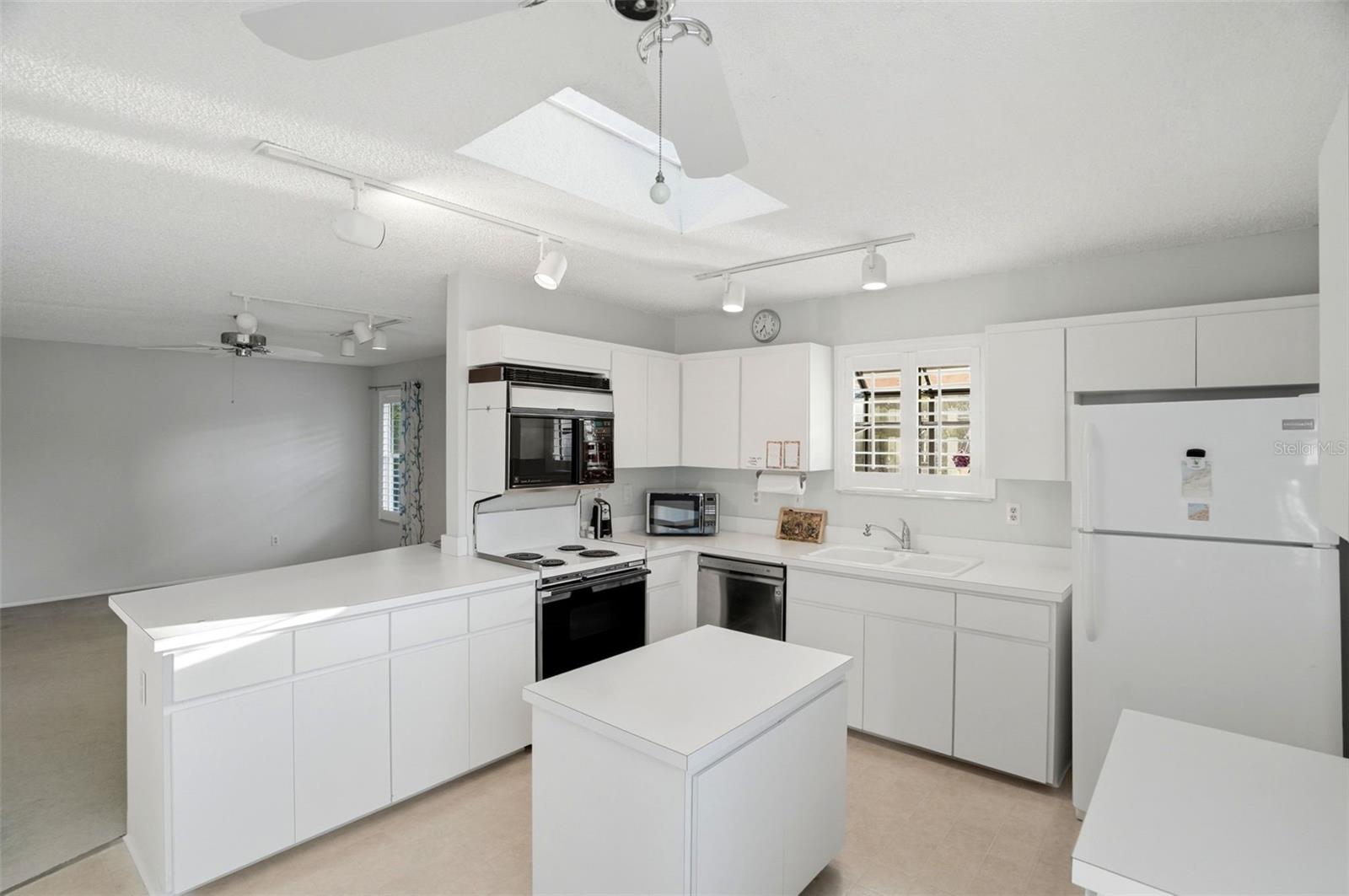 110 GEORGIA AVE. AVE, CRYSTAL BEACH, FL, 34681